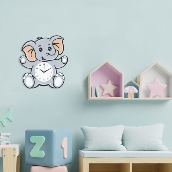 An elephant clock for kid's room