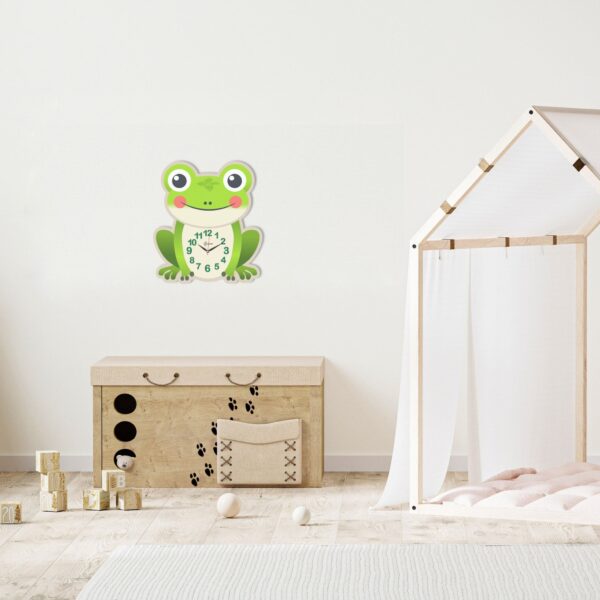 A frog clock for kid's room